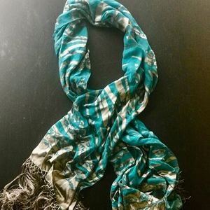 Beautiful Green and Bronze/Gold Scarf